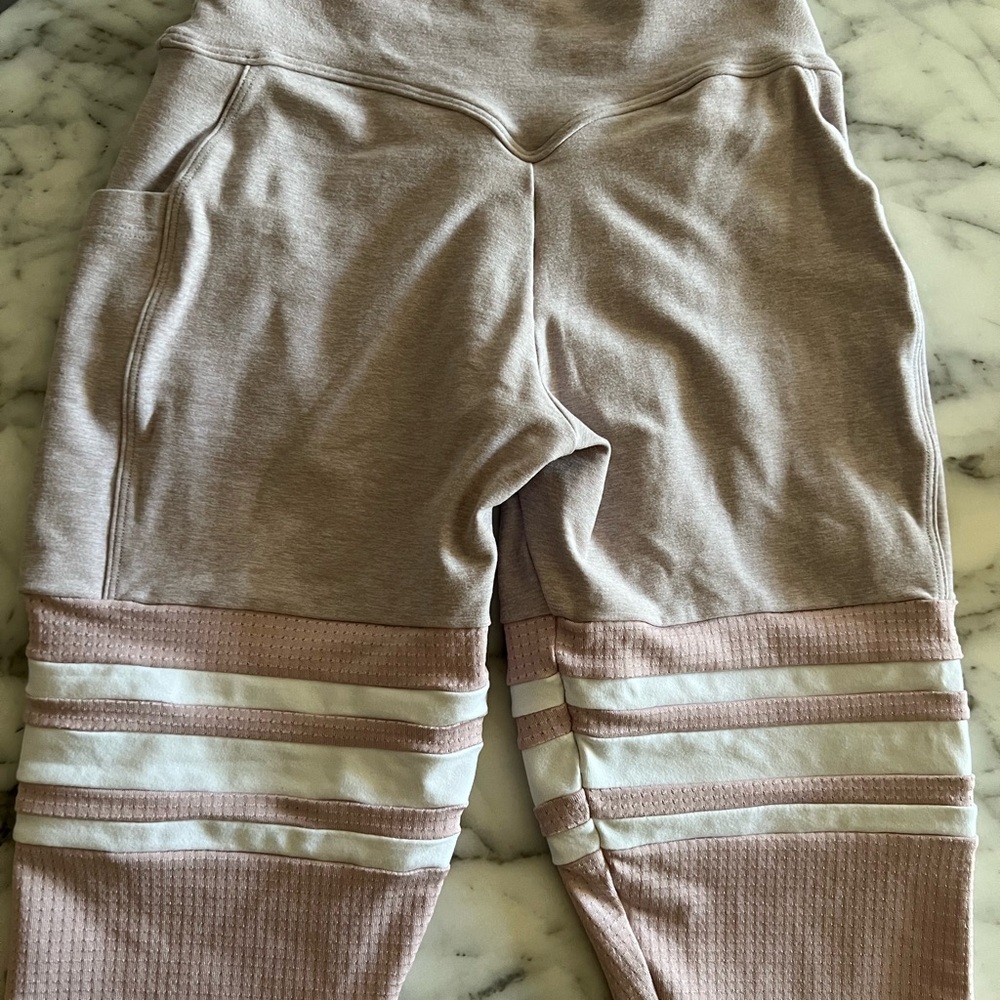 Bombshell Sportswear violet ice perform leggings size small.